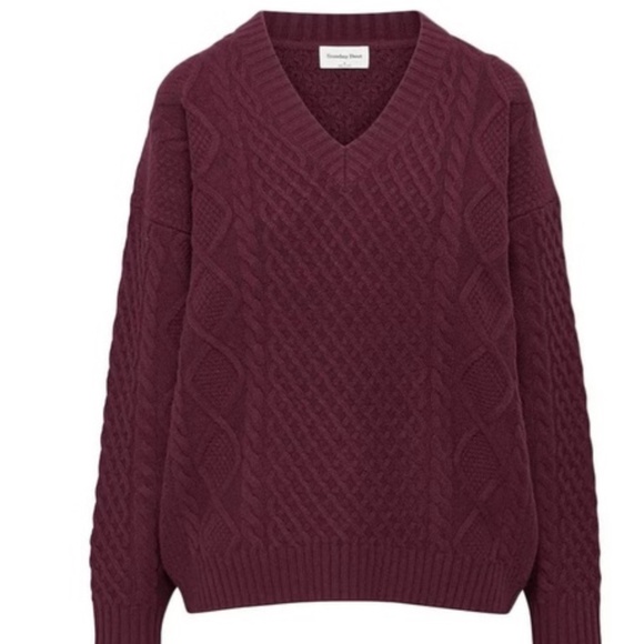Aritzia Peggy V-neck Sweater - Picture 1 of 1